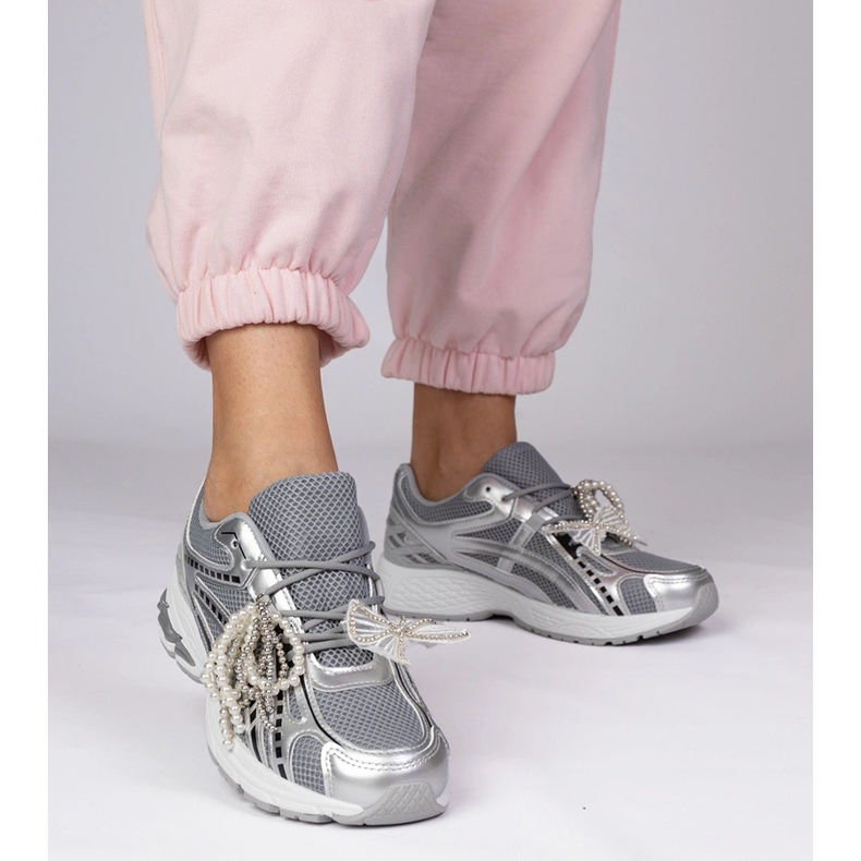 Ezüst cipők leszerelhető dekorációkkal 2