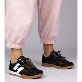 Fekete cipők cipők színes csipkékkel 1