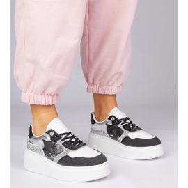 Fekete tornacipő csillámmal 1