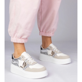 Bézs színű, csillámos tornacipő 1