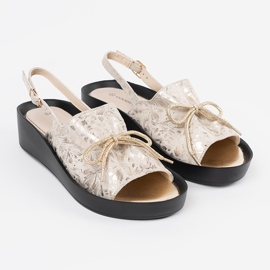 Goodin Könnyű bézs ék szandál bőr betéttel 1