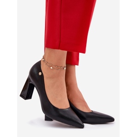 Elegáns szivattyúk a Vinceza 62221 fekete állványon 1