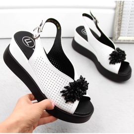 Bőr szandál gyöngyökkel Filippo W PAW529B fehér 1