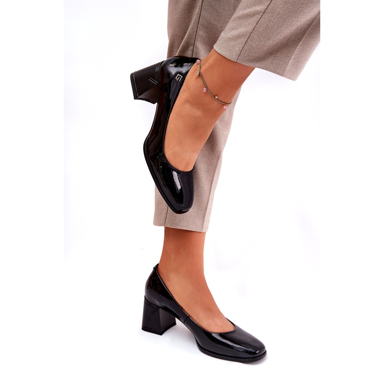 Bőr lakkozott női szivattyúk a Vinceza 91130 fekete oszlopon 2