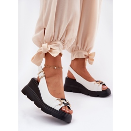 ARTIKER Női bőr szandál ékön és platformon dekorációs Artker 56C1588 Fehér 2