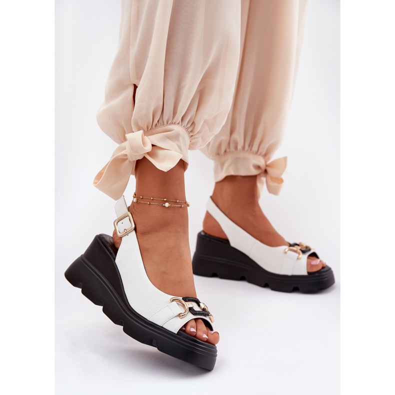 ARTIKER Női bőr szandál ékön és platformon dekorációs Artker 56C1588 Fehér 2