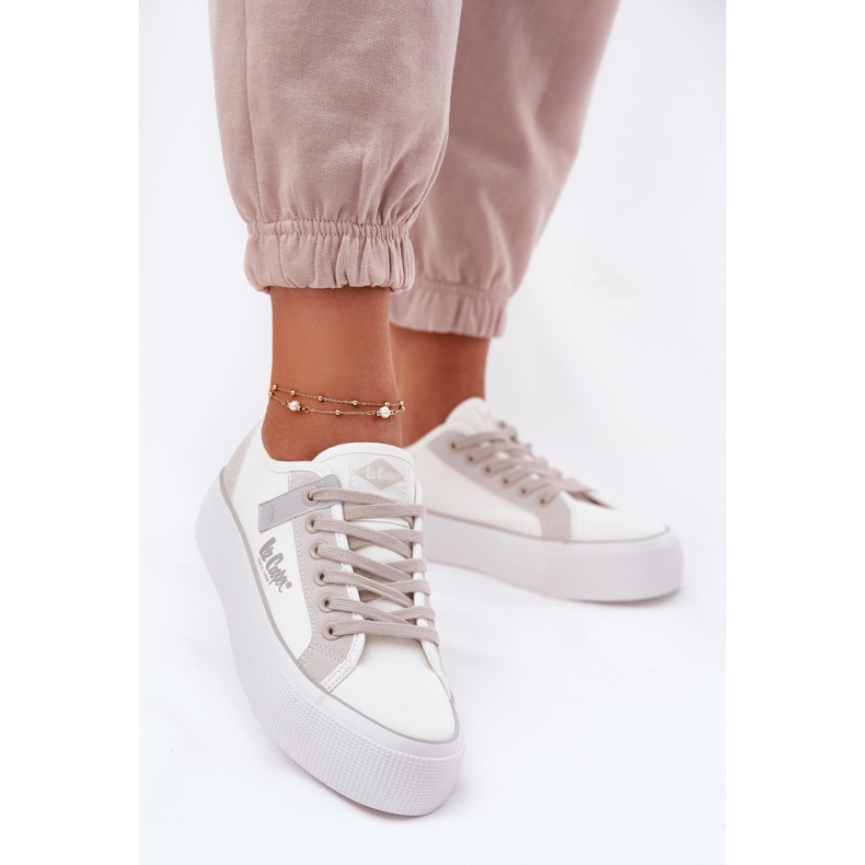 Női cipők a Lee Cooper LCW-25-31-3479L platformon fehér 2