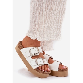 Női platform flip flopok Lee Cooper LCW-25-35-3496L fehér csatokkal 1