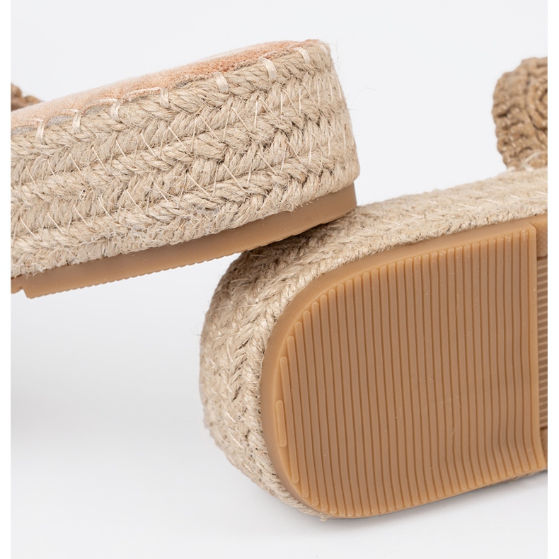 Seastar Bézs szárnyak fonott egy platformon csatokkal 1