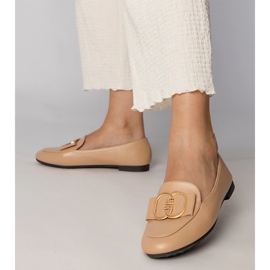 Krémes női cipők arany dekorációval tejszínes 2