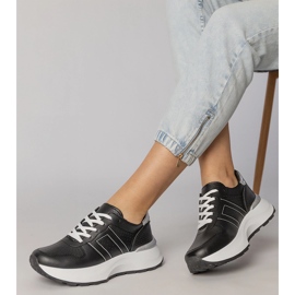 Fekete sportos cipők ezüst betéttel 2