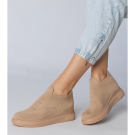 Barna zokni csúszó cipők 1