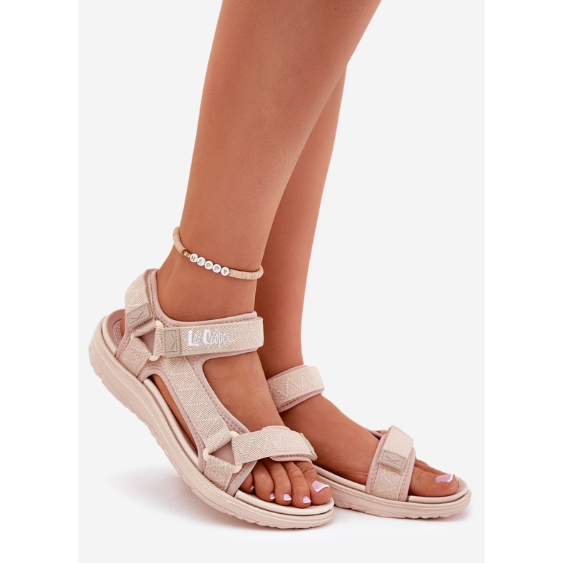 Női anyagi szandál tépőzáras Lee Cooper LCW-25-34-3560 bézs 1