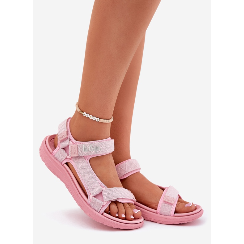 Női anyagi szandál tépőzáras Lee Cooper LCW-25-34-3561L rózsaszínű 1