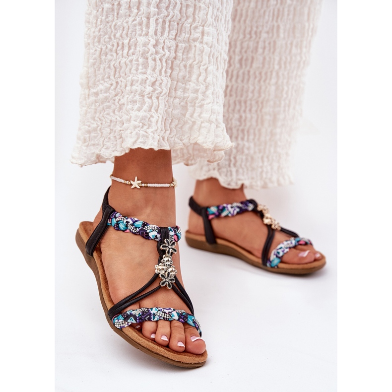 Lapos női szandál fonott csíkokkal és csapokkal Artiker 54C1331 fekete 2