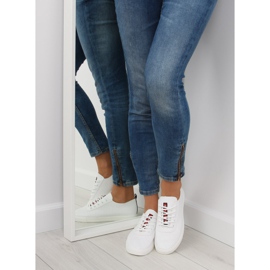 Fehér, puha női tornacipő 2