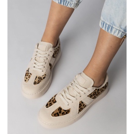 Bézs-oszlopos női cipők 2