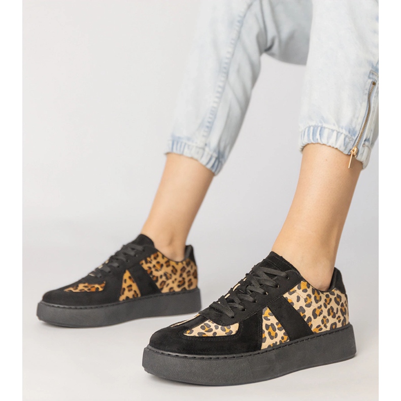 Feketeüzemű női cipők 1