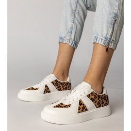 Női fehér poros cipők 1