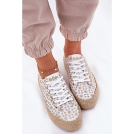 Patrouched női cipők a platformon Lee Cooper LCW-25-08-3648L fehér és arany 2