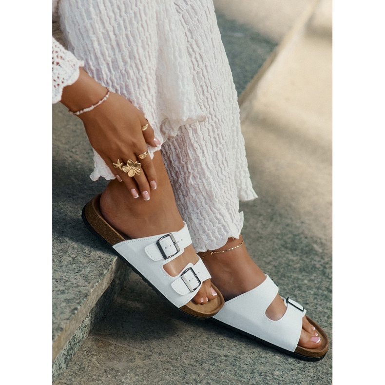 Evento Női papucs egy parafa platformon, fehér csatokkal 2