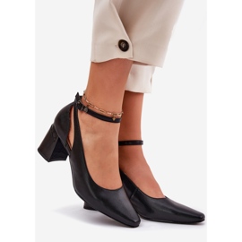 Bőrszivattyúk az oszlopon Maciejka K6816-01 fekete 1