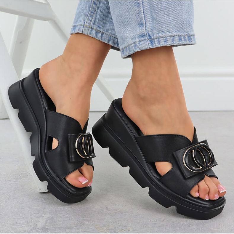 Vinceza Női papucs ékeken fekete Vinceeza 58464 1