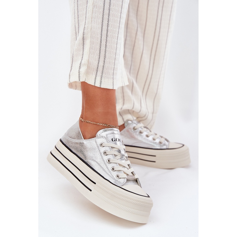 Női bőr cipők a Goe RR2N4108 ezüst platformon 2