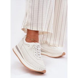 Női bőr cipők a Big Star RR274A333 fehér platformon 2