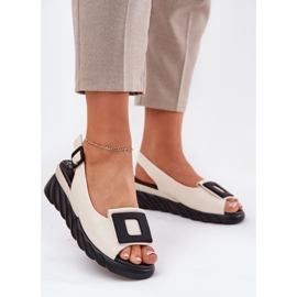 ARTIKER Női bőr szandál ékkel dekorációs Artker 56C1570 bézs 2