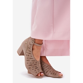 Női velúr csizma a Maciejka Post 06893-10 sötét bézs 1