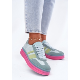 Alacsony cipők a kék platformon 2