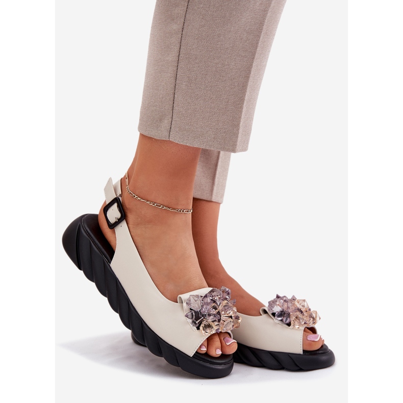 Női bőr szandál Artiker 54C1627 kristályokkal bézs 1