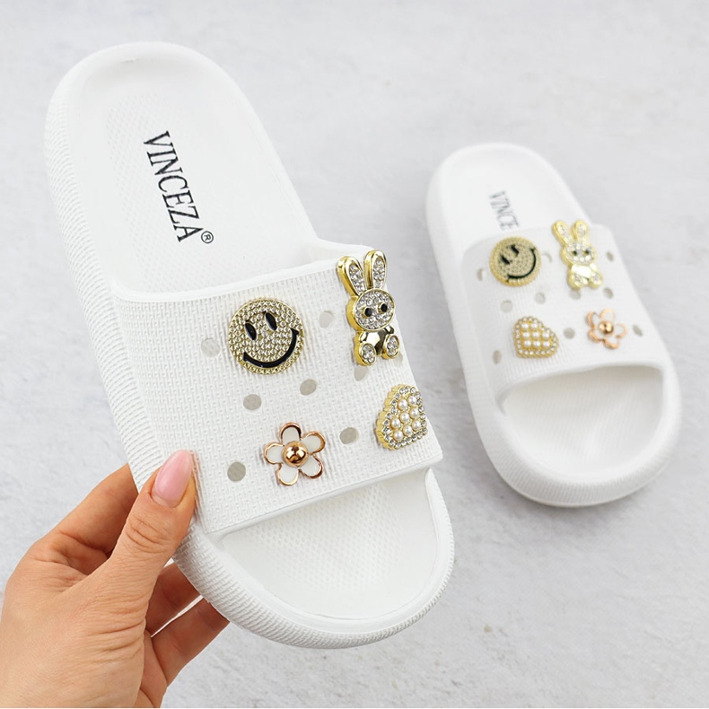 Vinceza Hab papucs flopok a medence strandján a fehér platformon díszített Vinceeza 76055 1