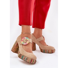 Suede szivattyúk zsinórral az oszlopon és a platformon Maciejka 06839-04 bézs 2