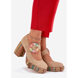 Suede szivattyúk zsinórral az oszlopon és a platformon Maciejka 06839-04 bézs 1 Suede szivattyúk zsinórral az oszlopon és a platformon Maciejka 06839-04 bézs 1