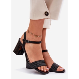 Vinceza Női szandál a poszton cirkonokkal és Vinceeza 62228 Braid Black fekete 1