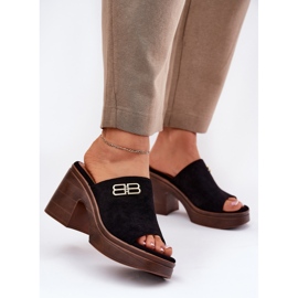 Vinceza Női papucs egy hatalmas sarkú sarokon, VinZ 17400 fekete részén 2