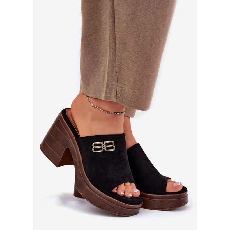 Vinceza Női papucs egy hatalmas sarkú sarokon, VinZ 17400 fekete részén 1