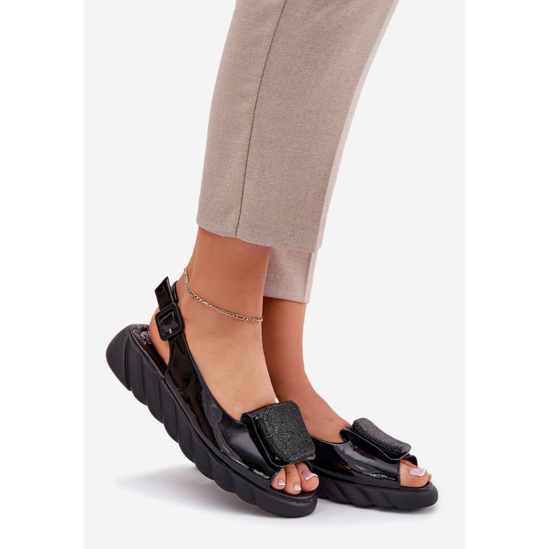 ARTIKER Bőr lakkozott női szandál ékkel, dekorációs Artker 56C1564 fekete 1