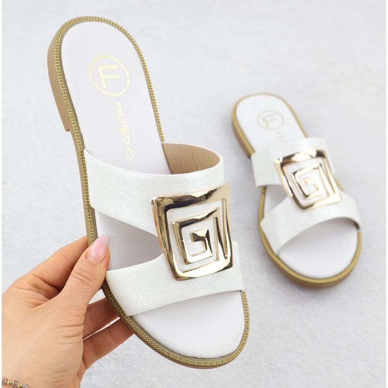 Női papucs dekorációval fehér filippo ds3703 1