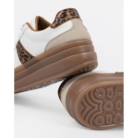 Shelvt Női sportcipő vastagabb alsó fehér 2