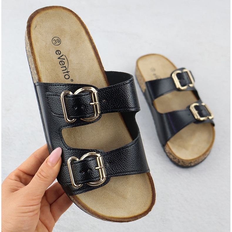 EVento Női papucs flopok fekete bilincsekkel 7220 1