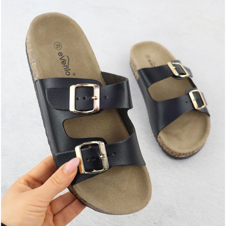 EVento Női papucs fekete bilincsekkel 8323 1