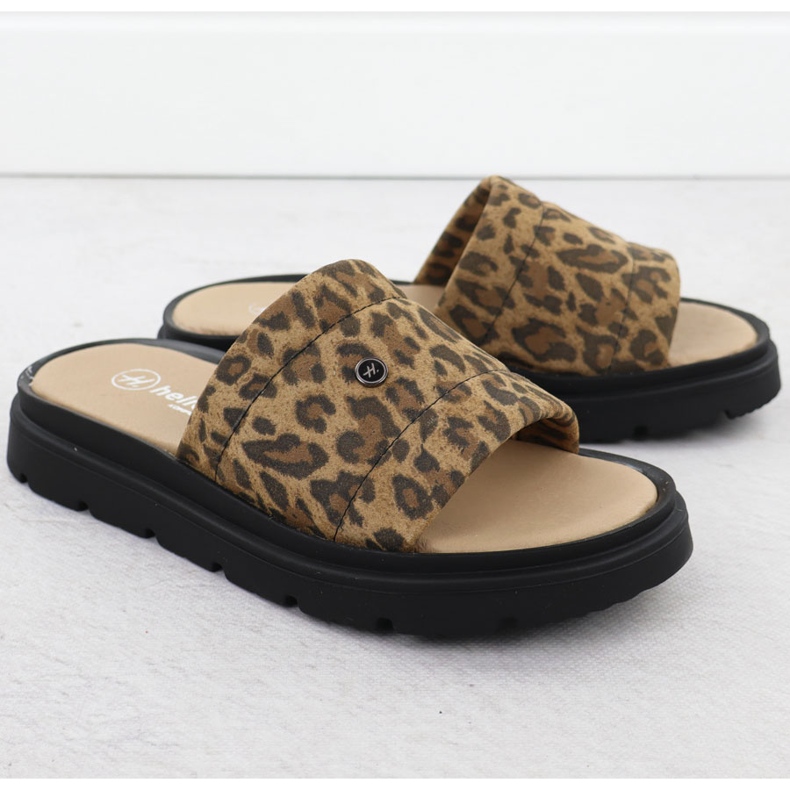 Női bőr papucs a platformon Bézs Helios 156.731 2 Női bőr papucs a platformon Bézs Helios 156.731 2