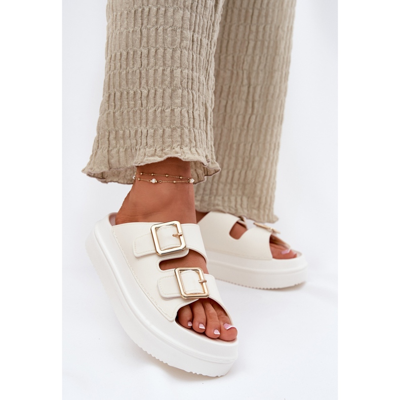 Inna A női papucs a platformon arany Ecru csatokkal fehér 2