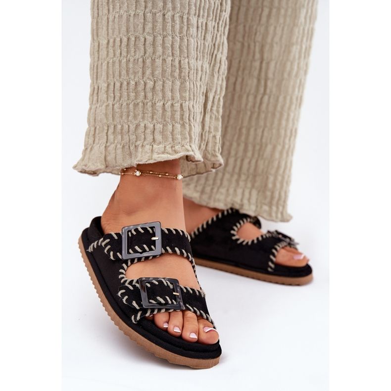 Inna Női papucs csatokkal és dekoratív fekete héjakkal 2