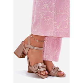 EVento Bőr lakkozott női szandál a bézs poszton 1