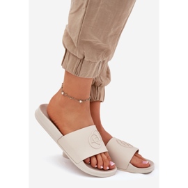 EVento Könnyű női papucs dekoratív sajtoló bézs 1 EVento Könnyű női papucs dekoratív sajtoló bézs 1