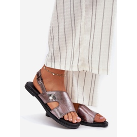 Lapos női szandál dekoratív Vinceza 17378 ezüst részletekkel 1